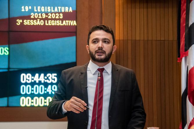 Yglésio defende a suspensão das aulas no Maranhão 