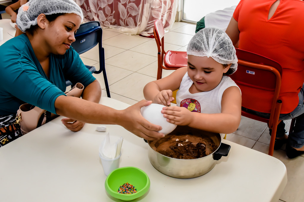 Alunos da Sementinha prestam homenagens ao Dia das Mães