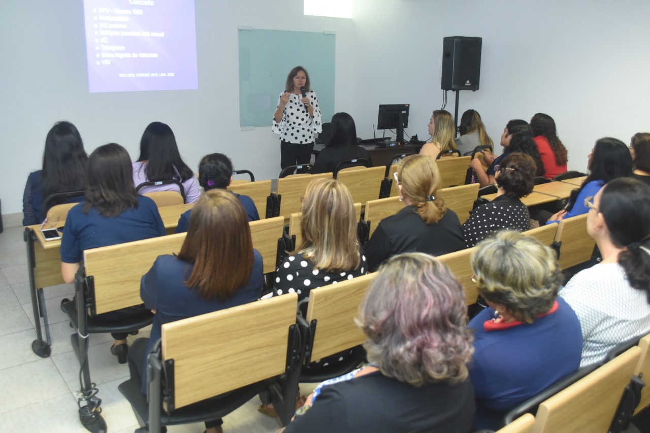 Escola do Legislativo realiza palestra sobre prevenção ao câncer de útero