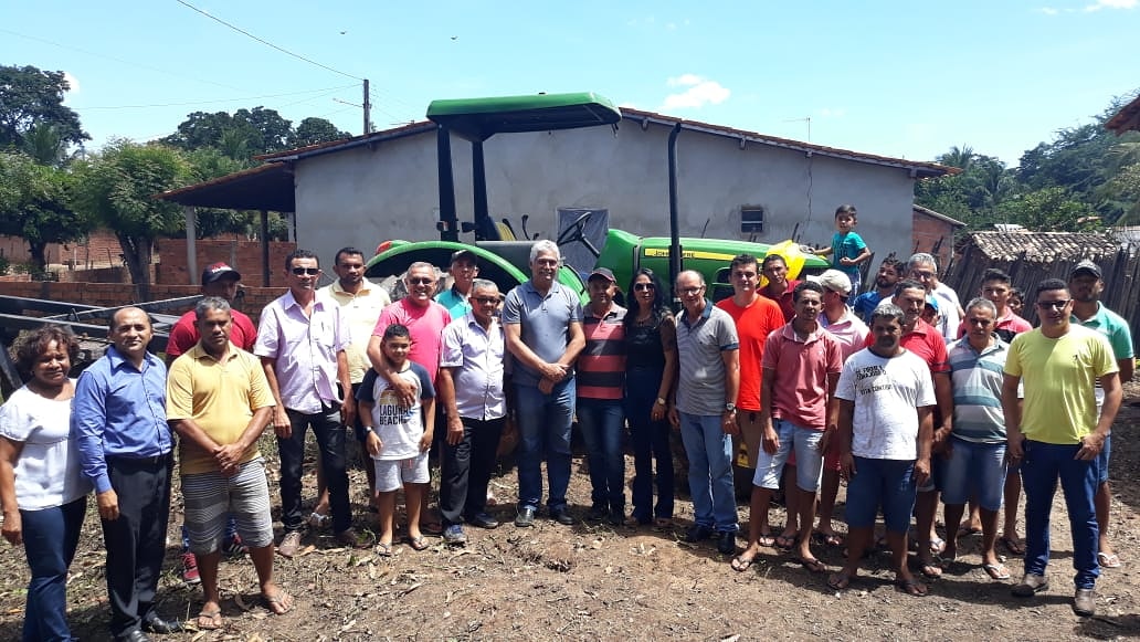 Carlinhos Florêncio participa da entrega de patrulha agrícola em Lago do Junco