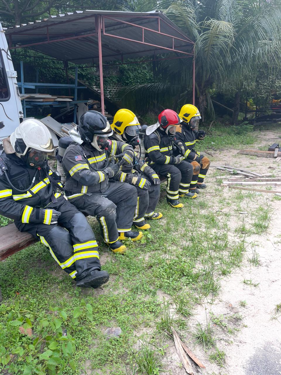 Os bombeiros participaram de dois dias de treinamento abordando diversas situações
