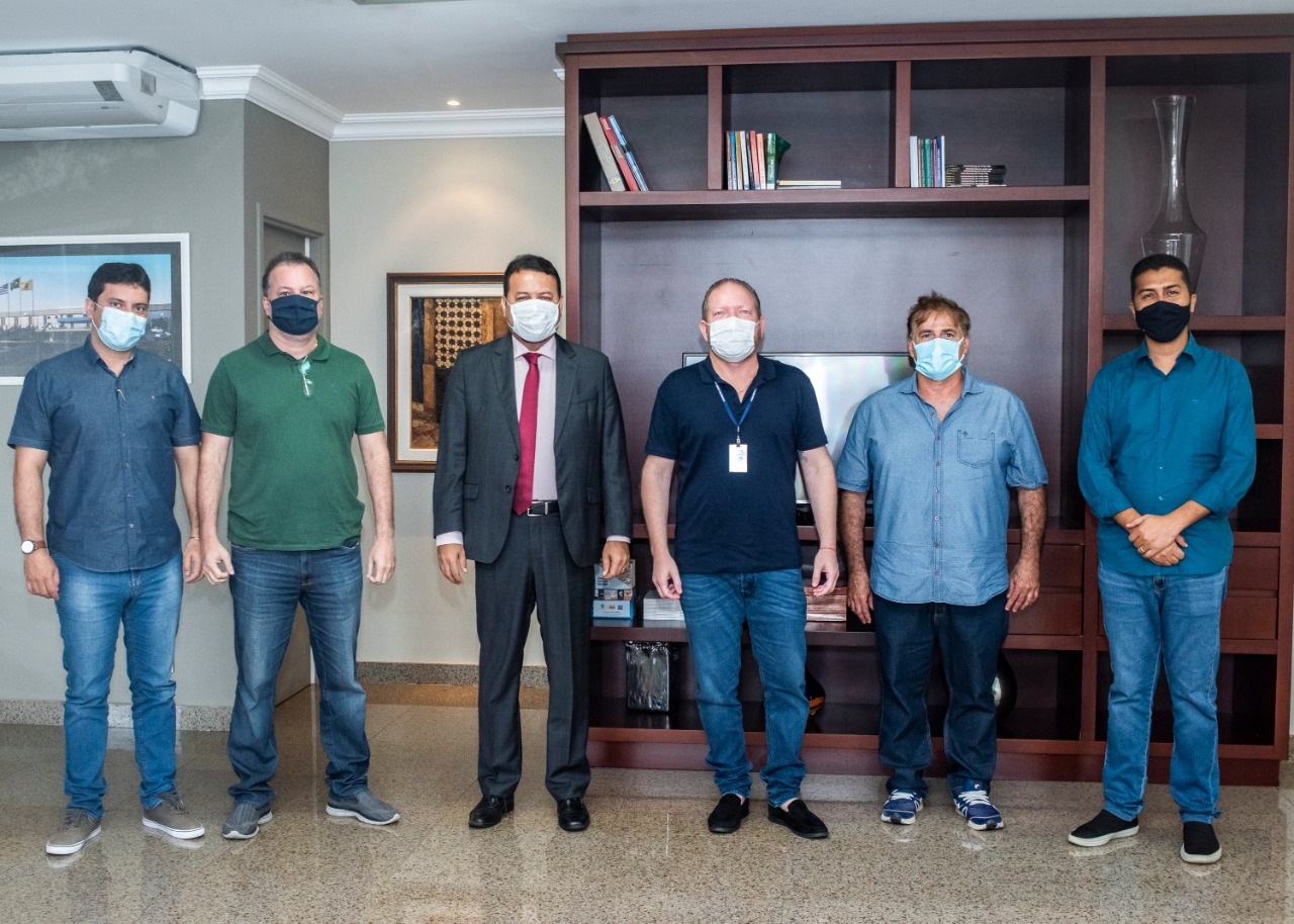 Othelino Neto, Wagnner Ayres, Marco Aurélio, Clayton Noleto, Edwin Jinkings e Alfredo Wagner após reunião na Assembleia