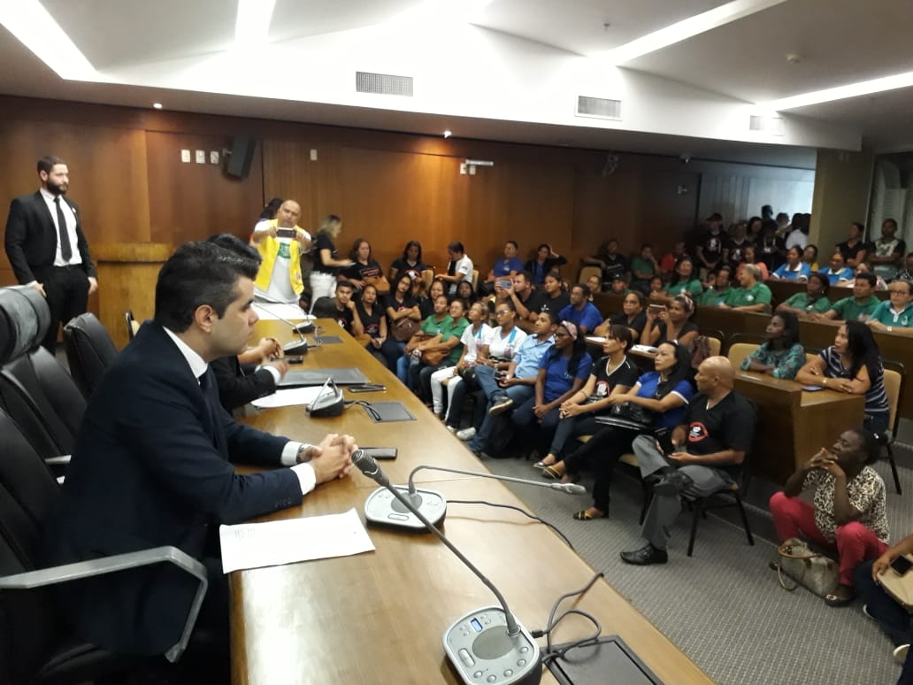 Adriano defende reivindicações de agentes comunitários de saúde