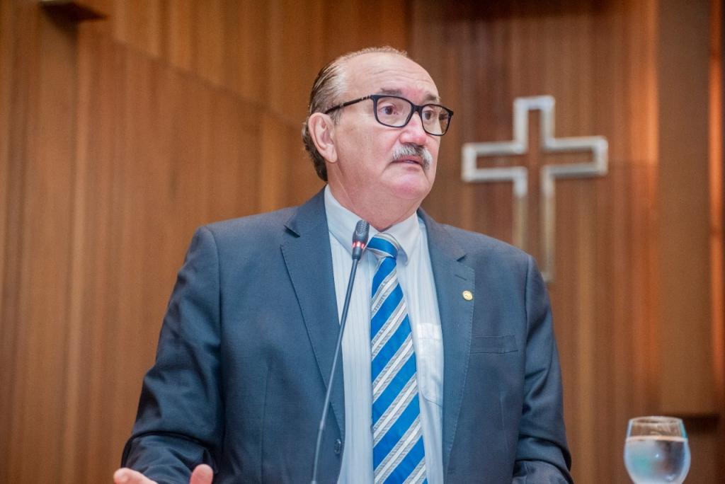 César Pires propõe adiamento da cobrança das novas alíquotas previdenciárias