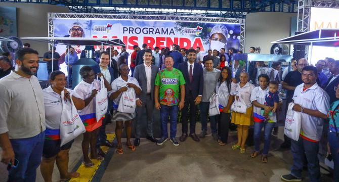 Fernando Braide participa da entrega de equipamentos do Mais Renda a comerciantes da capital