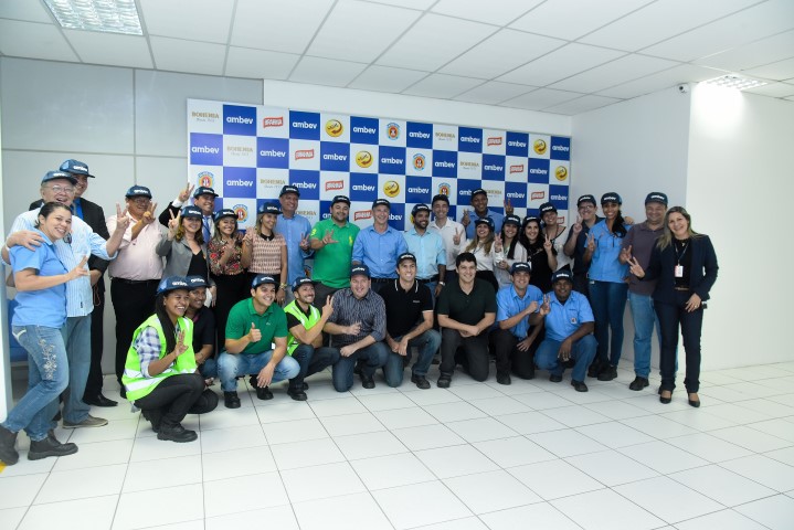 Vinicius Louro visita a Fábrica da Ambev, em São Luís