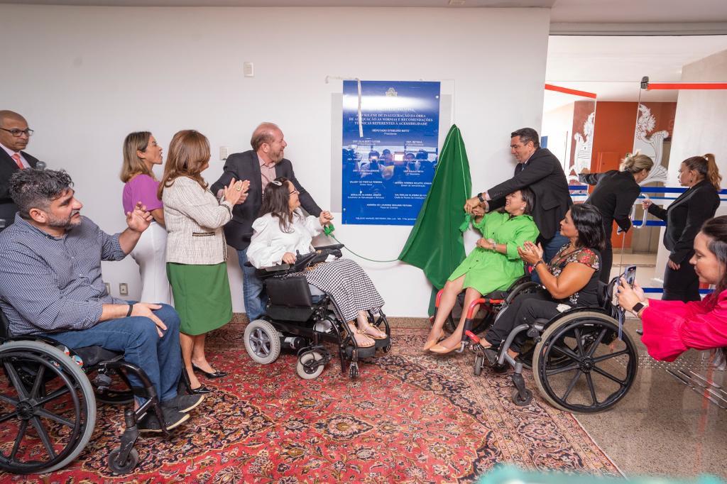 Acessibilidade - Othelino inaugura obras na Alema e garante pleno acesso às pessoas com deficiência