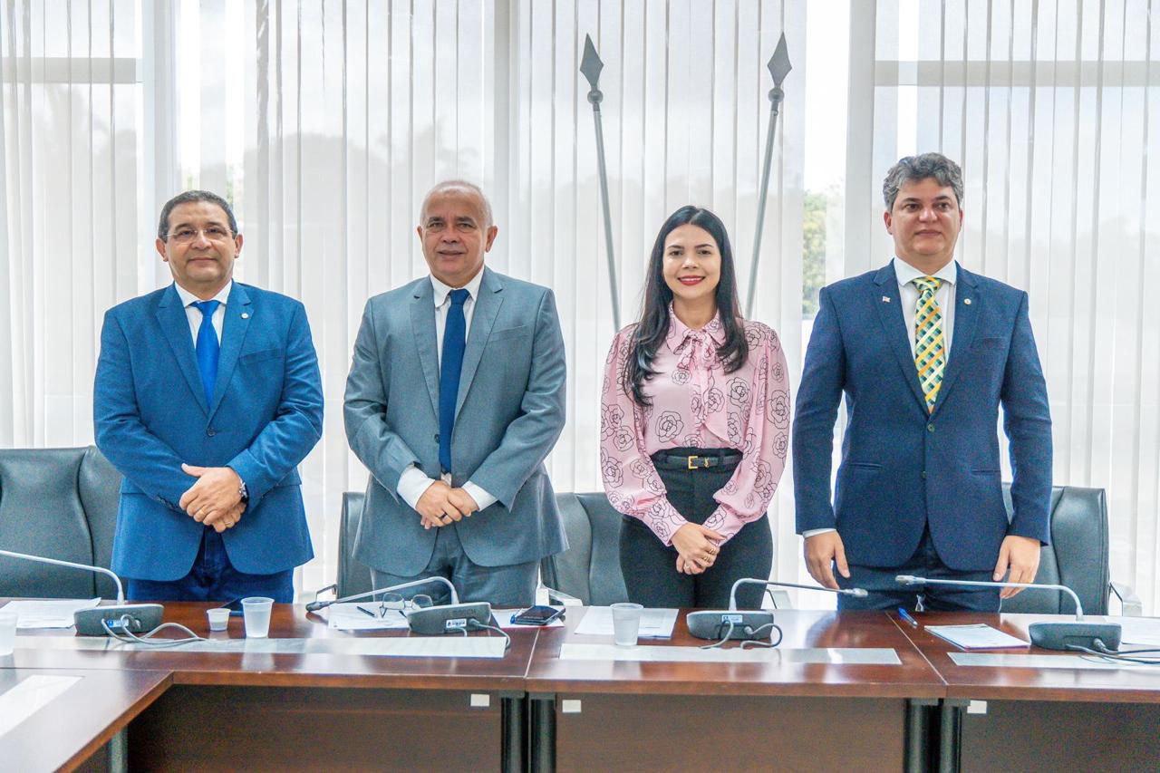 Janaina Ramos (presidente), Francisco Nagib (vice-presidente), Jota Pinto e Júlio Mendonça participaram da reunião
