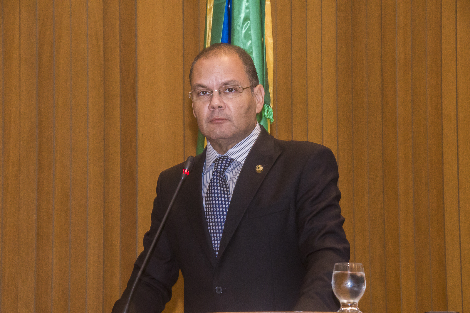 "As colocações da oposição não condizem com a realidade", diz Rogério, ao contestar críticas sobre programas do governo 