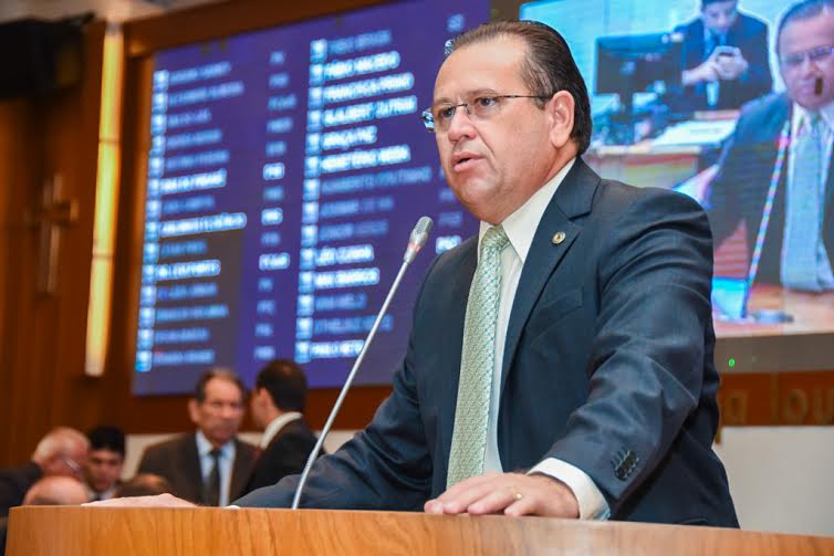 Stênio defende curso de Medicina para Bacabal e registra adesão do DEM