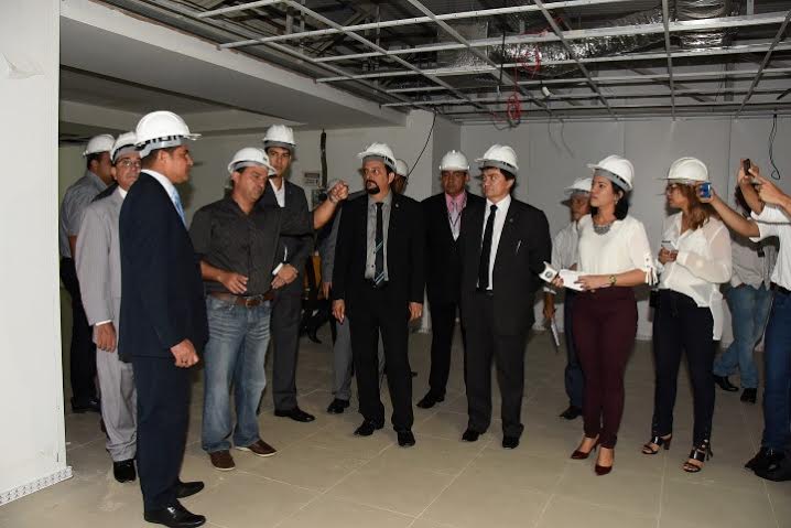 Durante visita, deputado Léo Cunha destaca avanço nas obras do aeroporto de São Luís