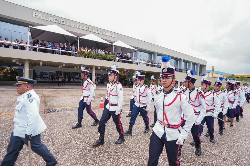 Cerimônia militar dá início à solenidade de abertura do Ano Legislativo, acompanhada pela presidente Iracema e autoridades   