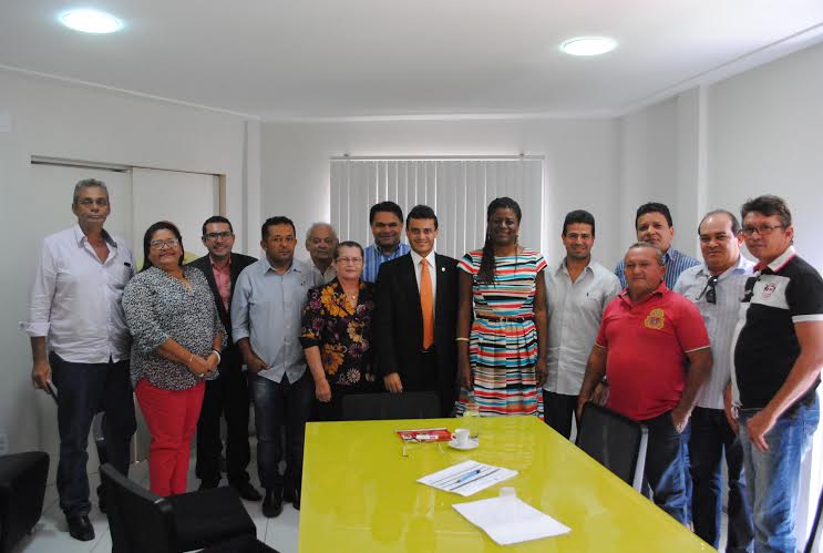 Glalbert Cutrim participa de reunião com Delma Andrade e classe política ribamarense 