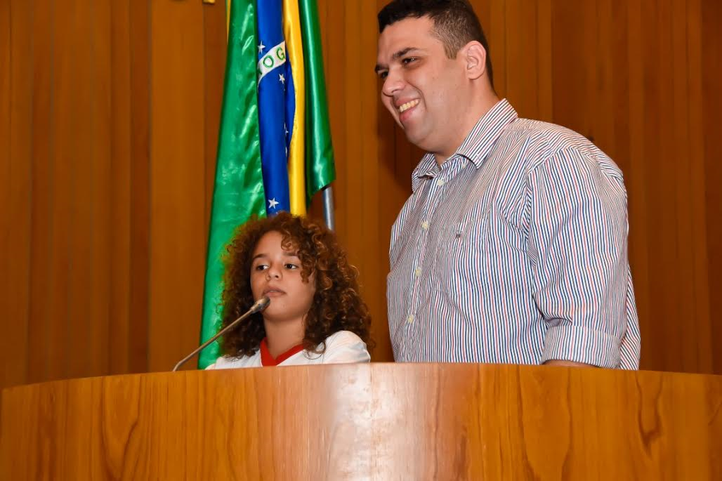 Deputado Fábio Macedo abraça causa do menino Thaylan de Peritoró