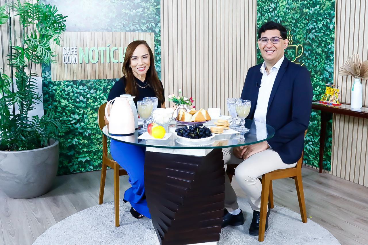 Médico hematologista Yuri Nassar com a jornalista Elda Borges, no programa ‘Café com Notícias’