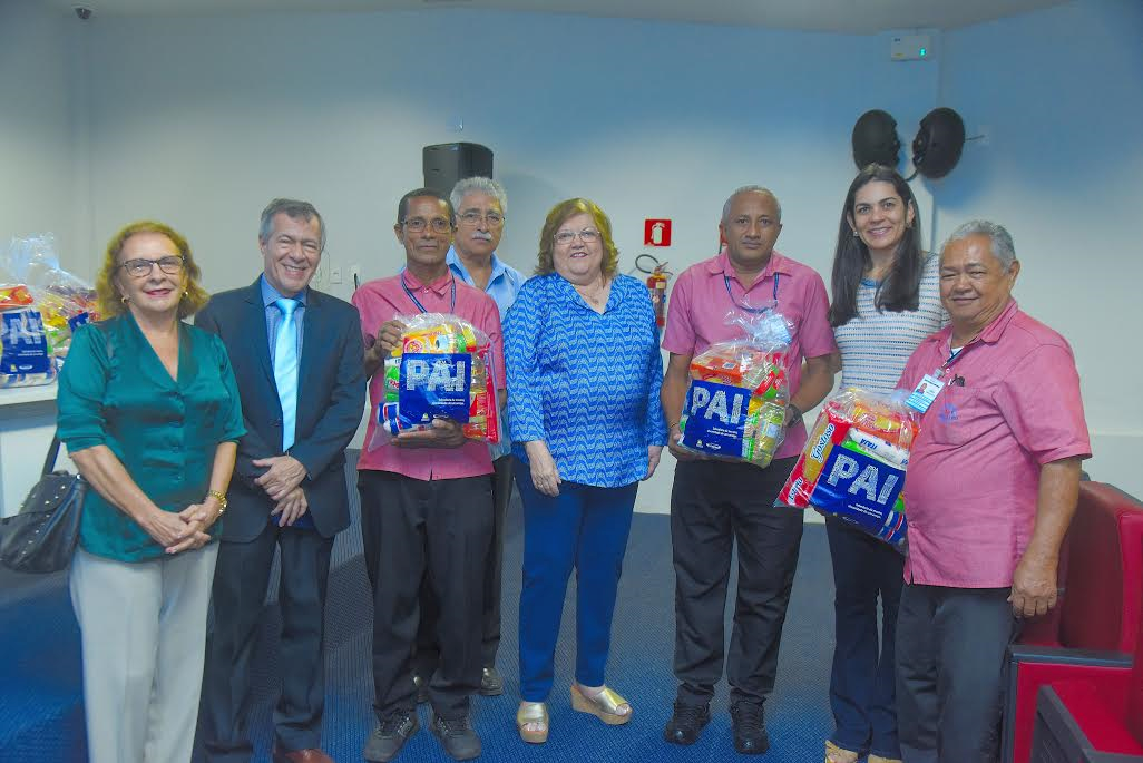 Gedema presenteia servidores da Limax e Florart em homenagem ao Dia dos Pais