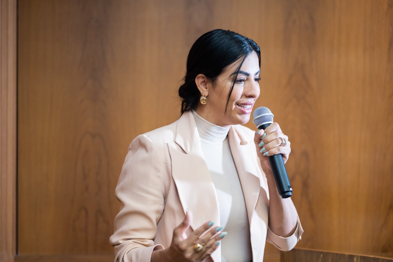 Deputada Daniella conduziu a homenagem às servidoras da Assembleia Legislativa