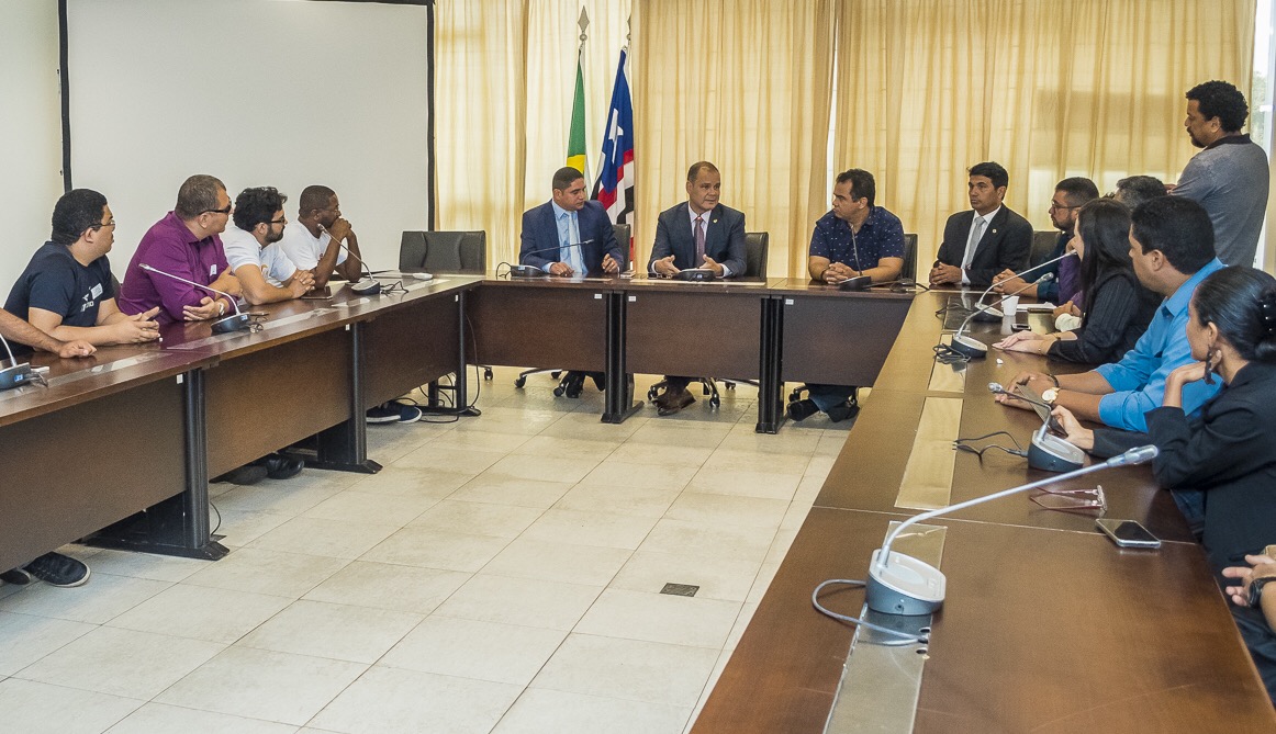 Rogério Cafeteira abre diálogo com servidores estaduais sobre reajuste salarial