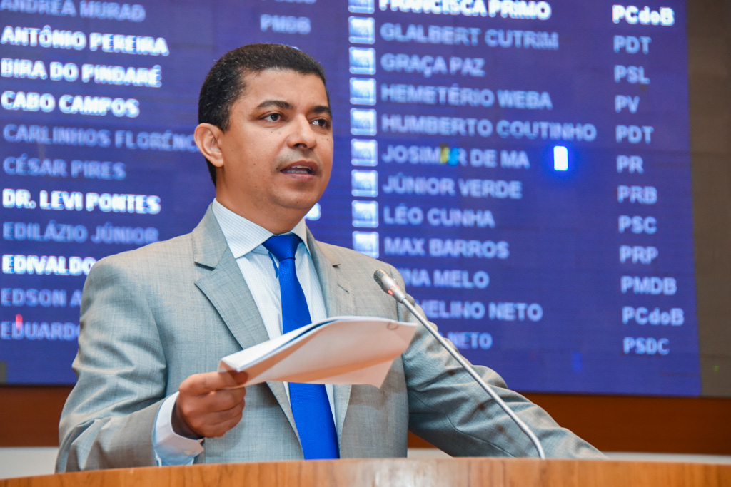 Deputado Bira do Pindaré pede reforma de duas escolas da capital