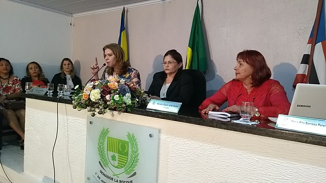 Valéria Macedo apresenta ações da Procuradoria da Mulher às vereadoras de Senador La Roque