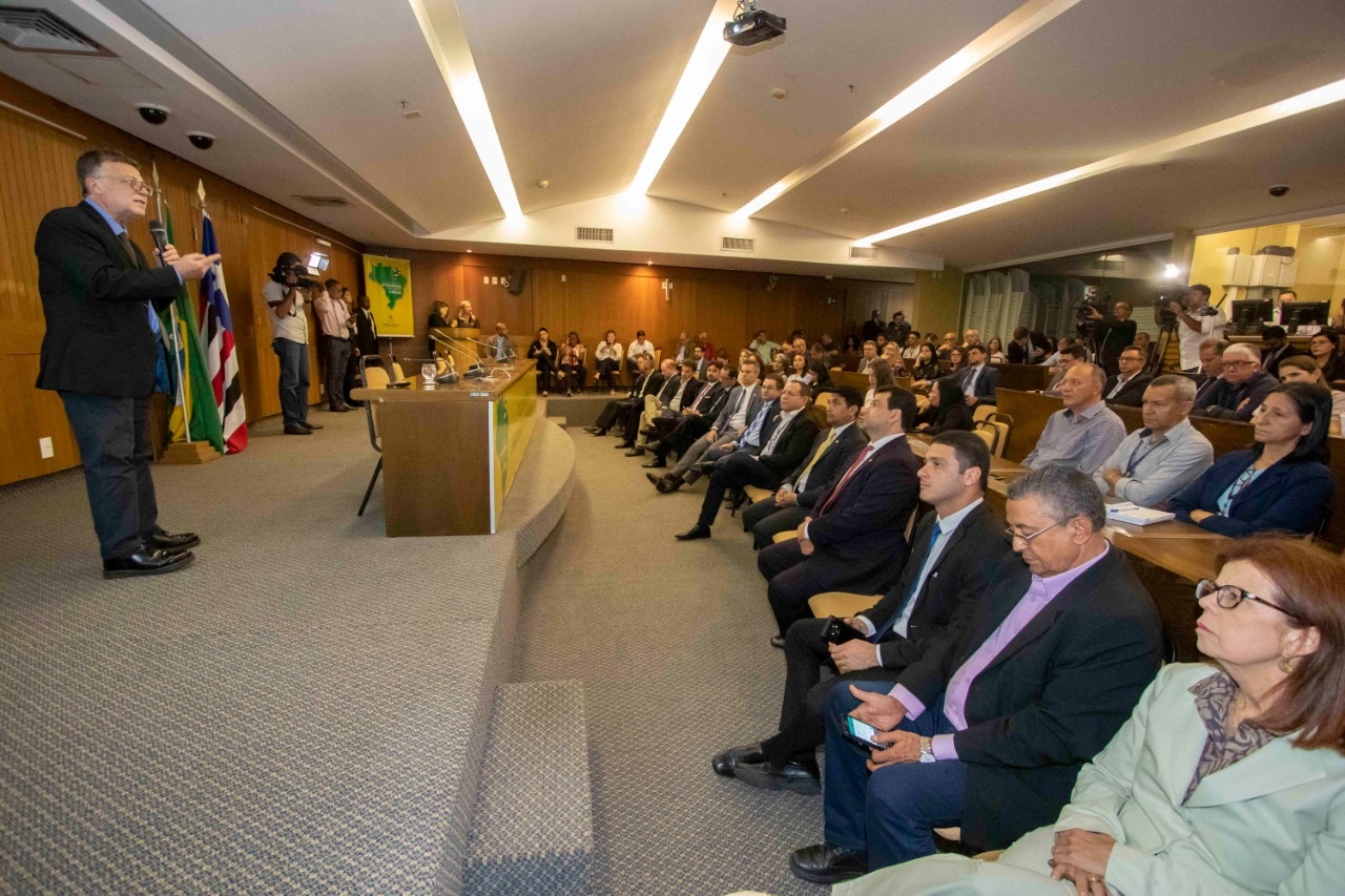 Eduardo Fagnani palestra sobre os aspectos da Reforma Tributária e os impactos na vida dos cidadãos e do país 