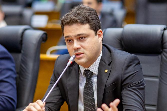Assembleia aprova projetos de lei de Leandro Bello que beneficiam consumidores