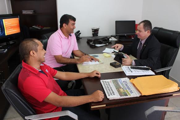 Deputado Rafael Leitoa recebe lideranças de Paulo Ramos em seu gabinete