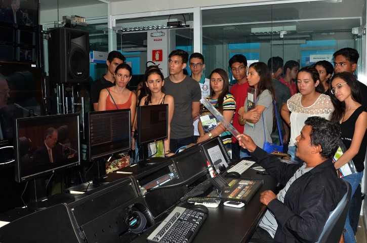 Assembleia Legislativa do Maranhão recebe visita de alunos da Paraíba