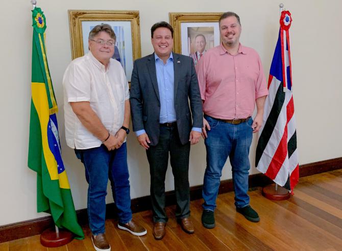 Em reunião com o governador em exercício, Rodrigo Lago debate ações para São Domingos do Maranhão