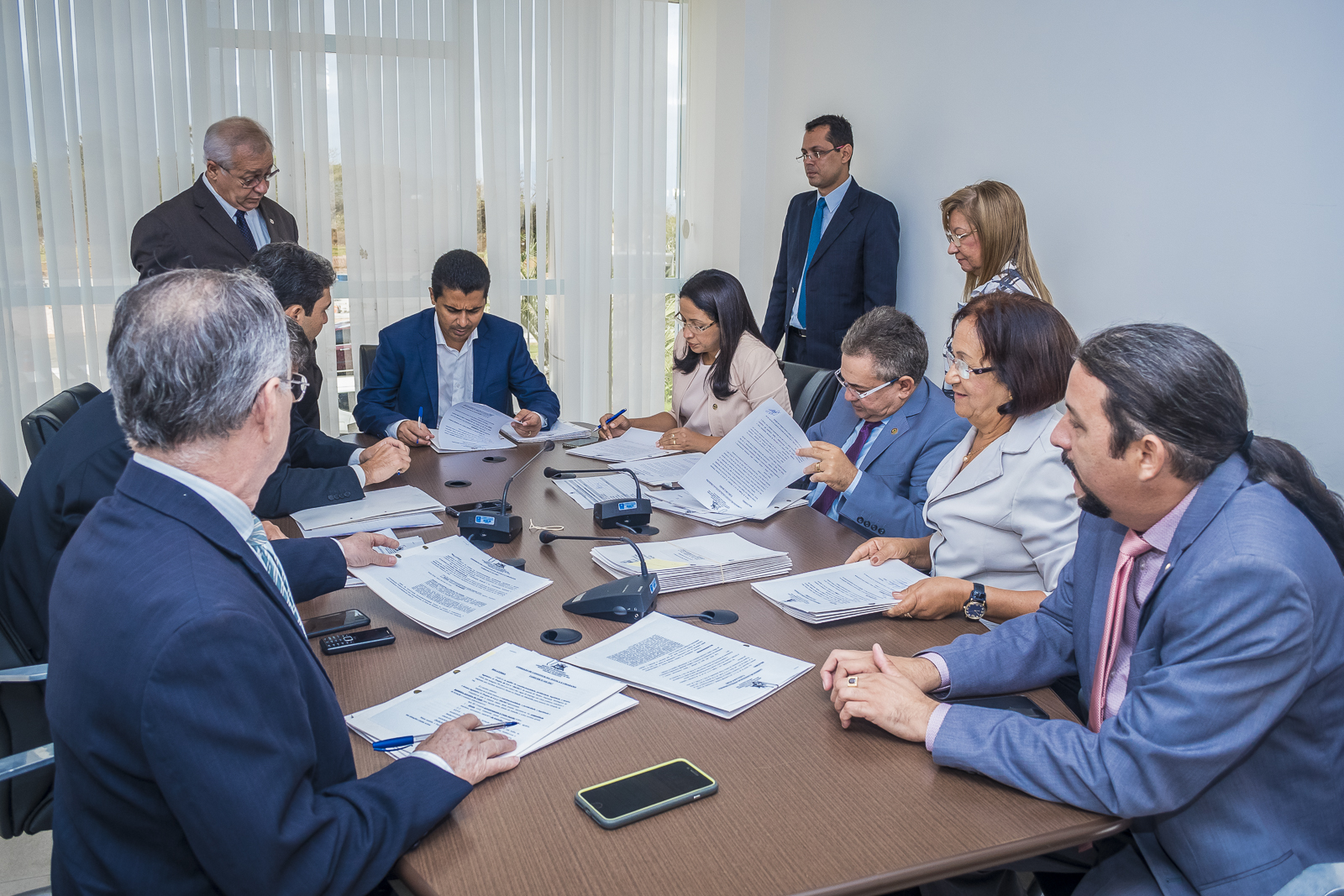 CCJ começa a debater MP que define a nova tabela de vencimento para professores da Uema