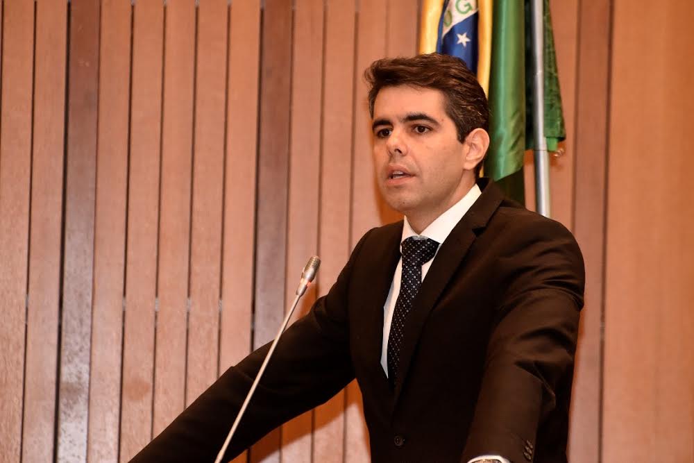 Deputado Adriano Sarney repõe a verdade sobre os números do IDEB