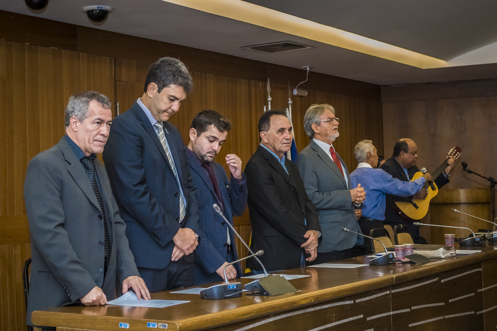 Deputados e servidores participam de novo ato ecumênico pela saúde de Humberto Coutinho
