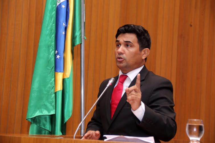 "A população não pode pagar pela incompetência da Prefeitura”, dispara deputado Wellington 