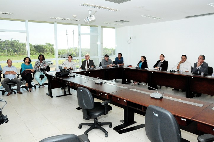 Fernando Furtado coordena reunião sobre o mapeamento dos territórios maranhenses 