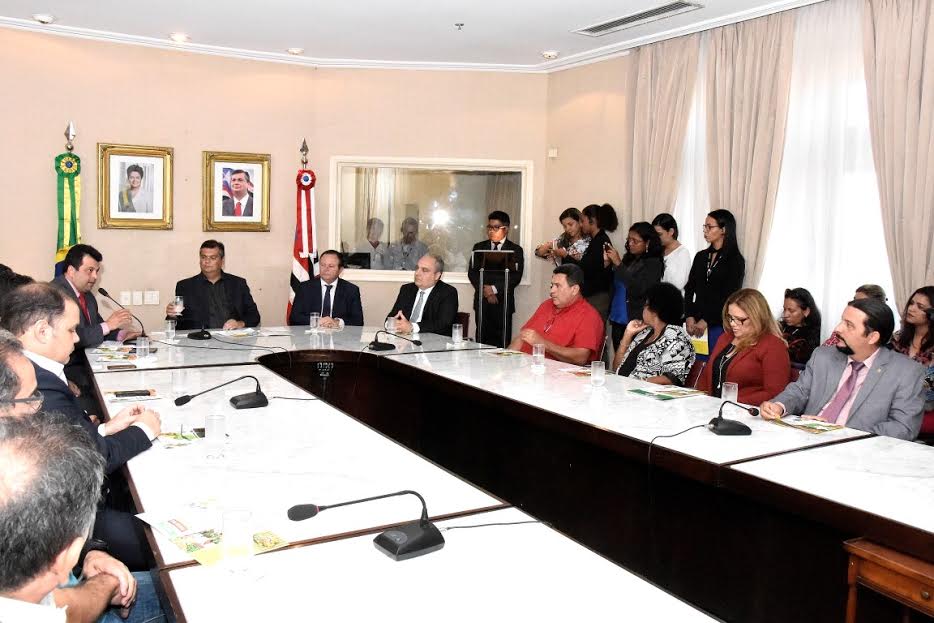 Deputados participam do lançamento do programa Cisternas do Governo do Estado