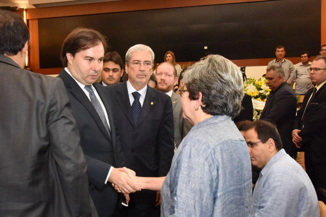 Rodrigo Maia, presidente da Câmara dos Deputados, presta homenagem a João Castelo