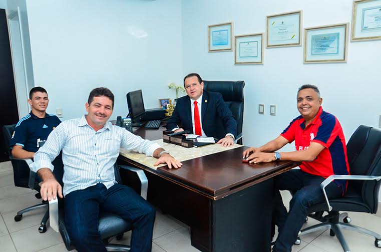 Stênio Rezende recebe visita de prefeitos de municípios maranhenses