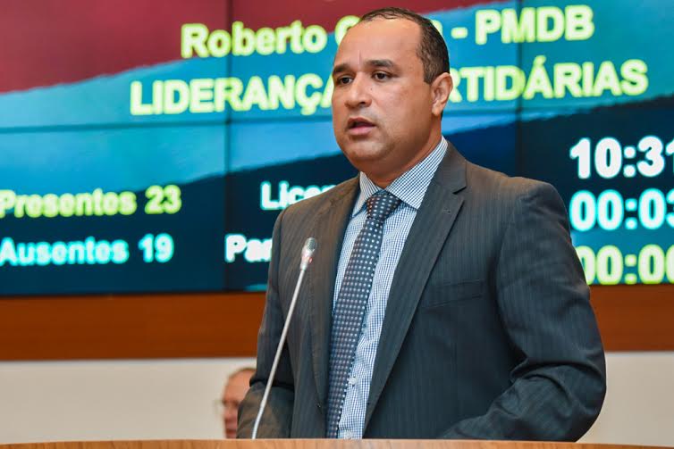 Justiça determina que SAAE de Bacabal preste esclarecimentos para o deputado Roberto Costa