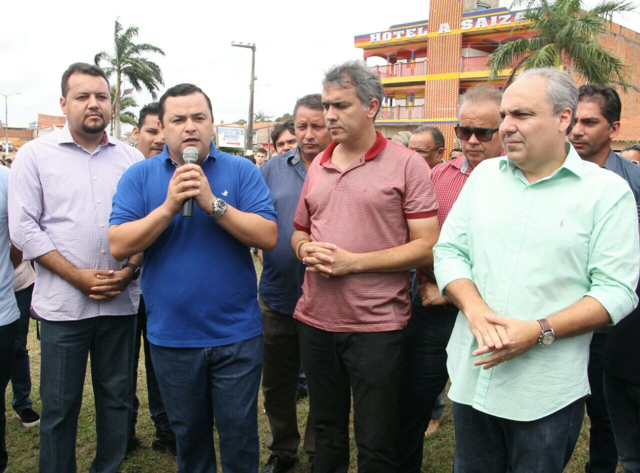 Deputado Vinicius Louro anuncia asfaltamento para o Povoado Acoque em Vitória do Mearim