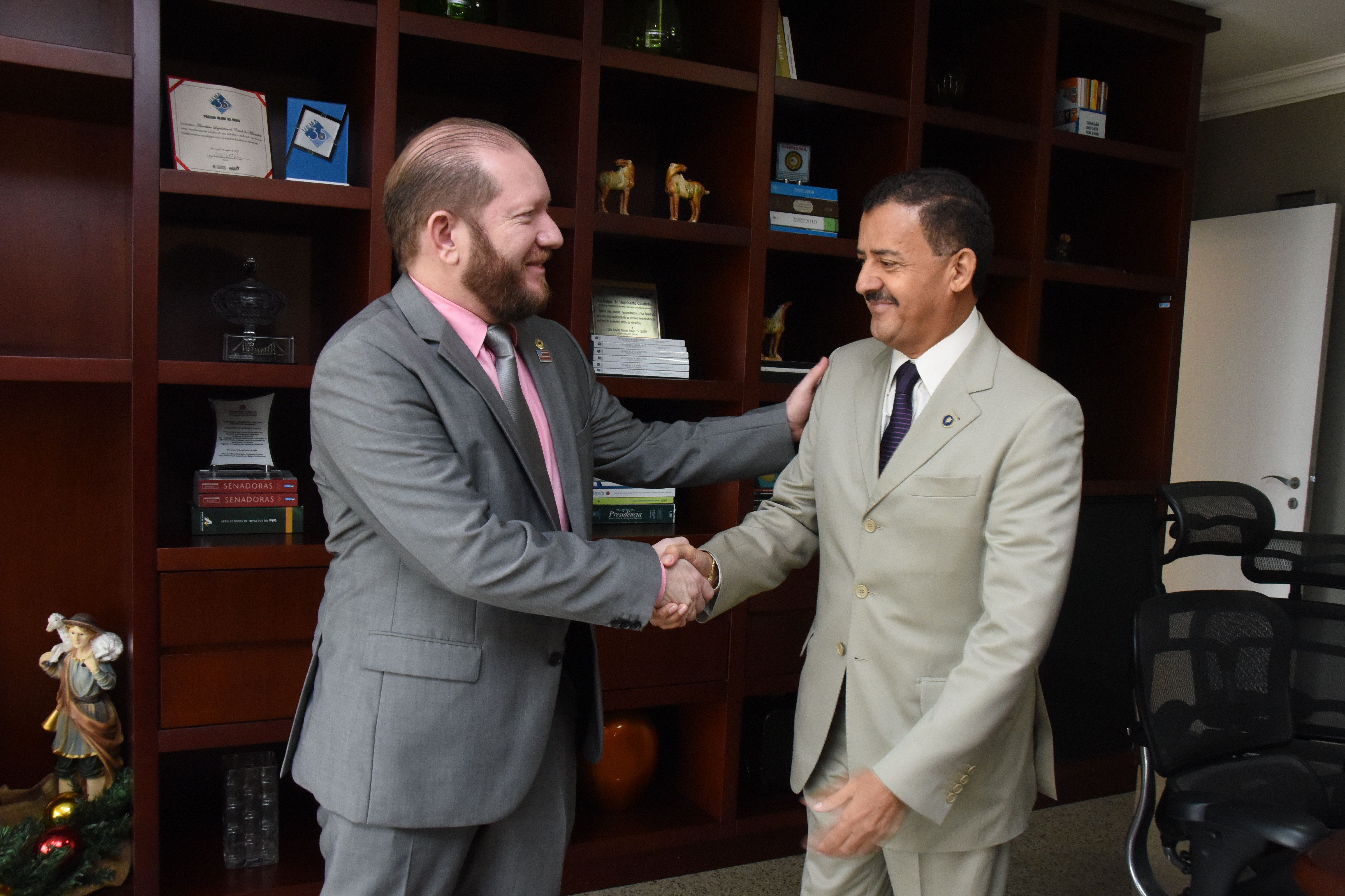 Othelino Neto recebe visita do presidente do Tribunal de Justiça do Maranhão